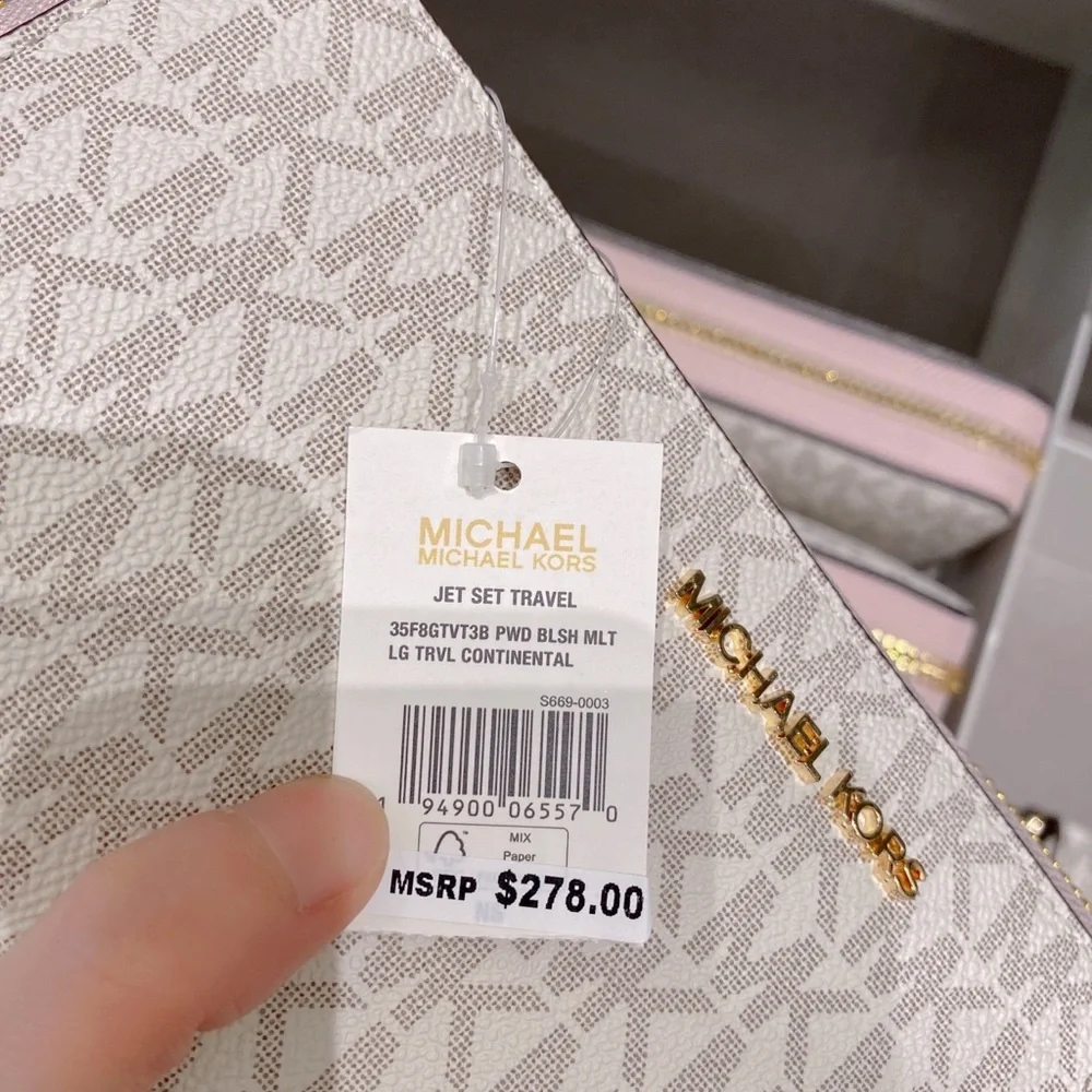 MICHAEL KORS Large Logo Continental Wallet - Picture 6 of 6